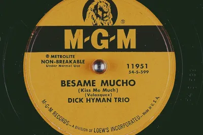 Besame Mucho by Dick Hyman Trio