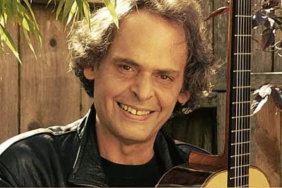 Roland Dyens