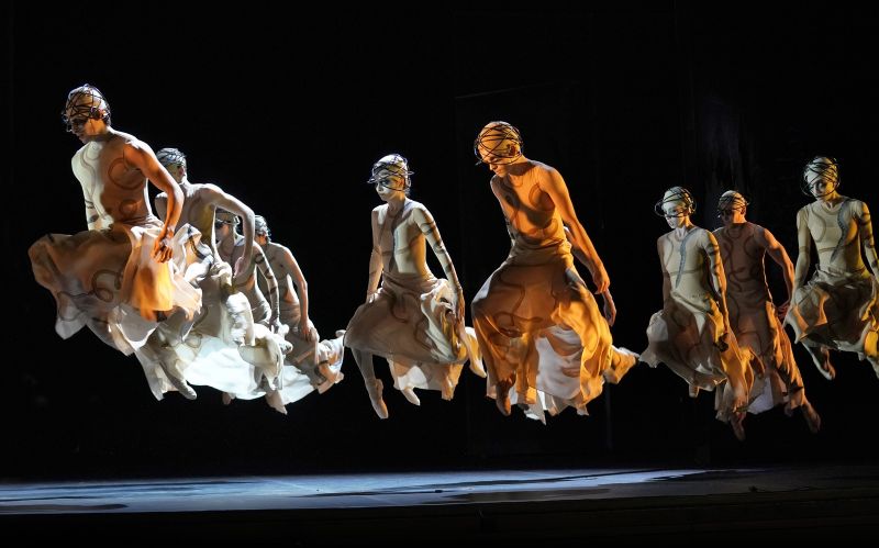 Orpheus and Eurydice in LA Opera. Photo by Ken Howard.